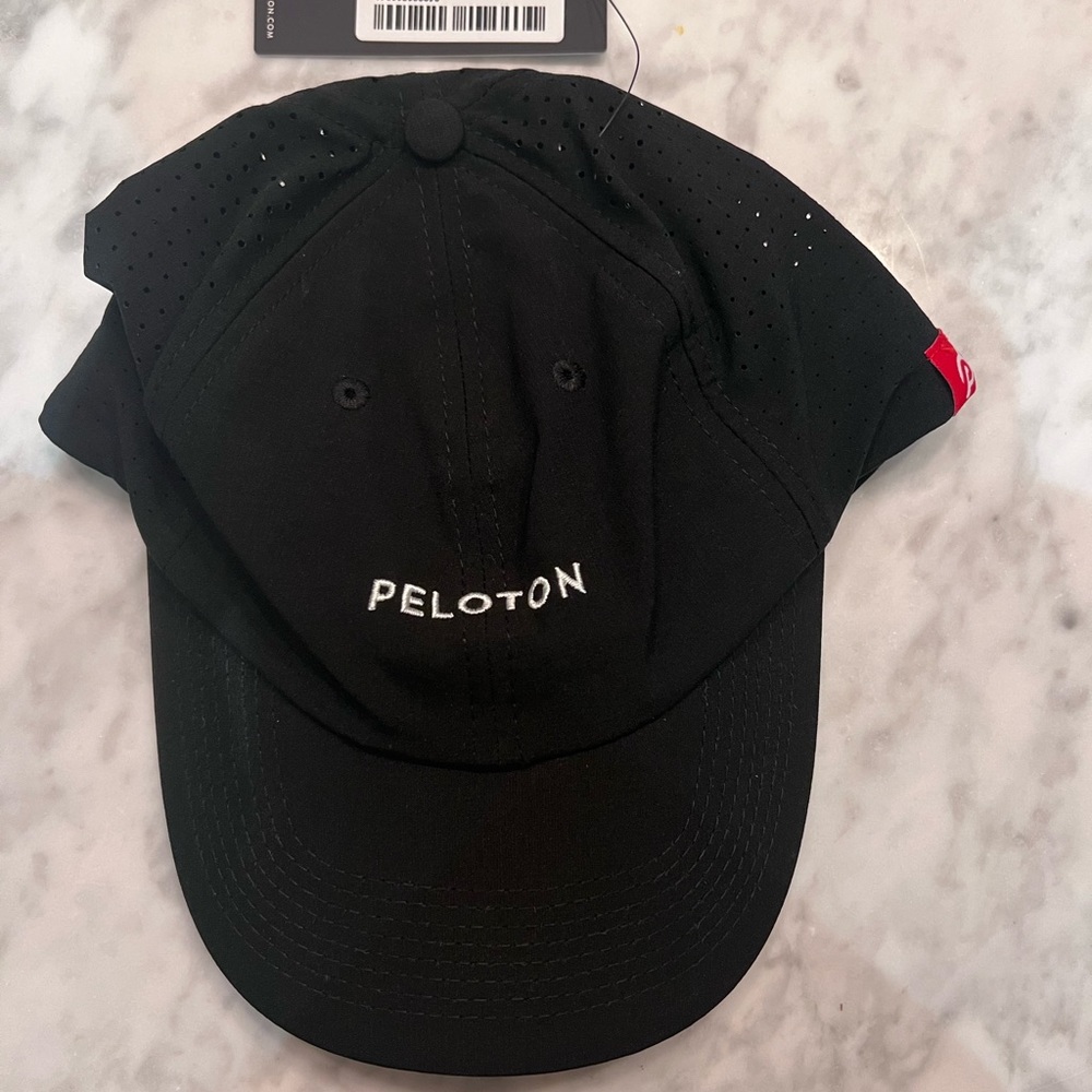 NWT Peloton Run Hat